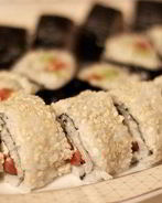 Роллы с семгой и авокадо