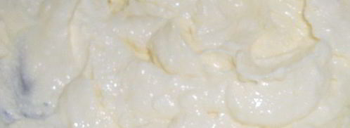 сладкие роллы из шоколадных блинчиков с клубникой и лимонным курдом. Шаг 9