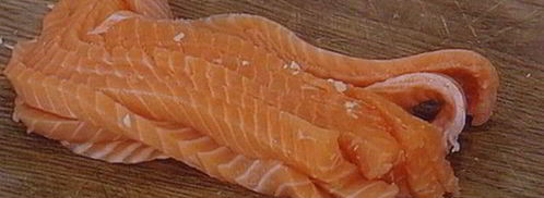 спринг-роллы с лососем и свежим шпинатом. Шаг 3