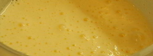 бисквитный рулет с клубникой праздничный. Шаг 4