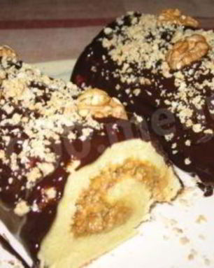 Бисквитный рулет со сгущенкой