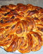 Дрожжевой рулет с изюмом Бабушкина салфетка