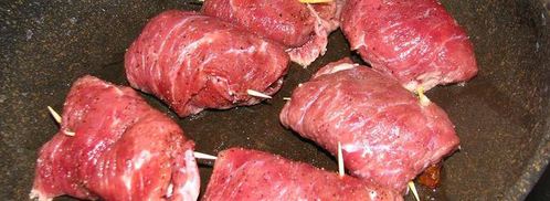 говяжьи рулетики со сливой и миндалем. Шаг 3