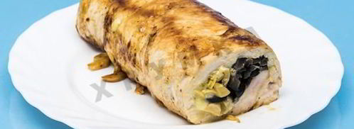 куриный рулет с грибами и маслинами. Шаг 10