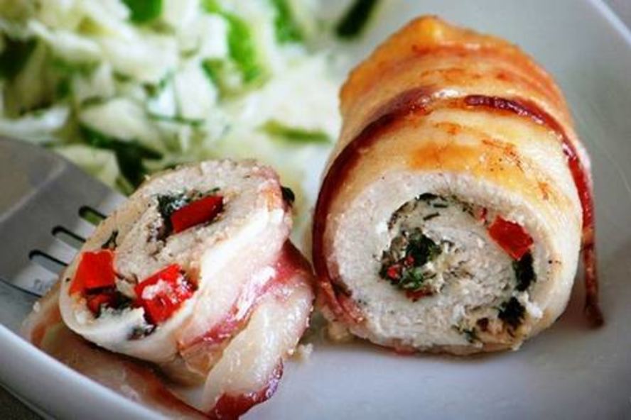 Рецепт куриные рулеты с перцем в беконе