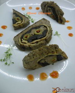 Мясной рулет с черносливом