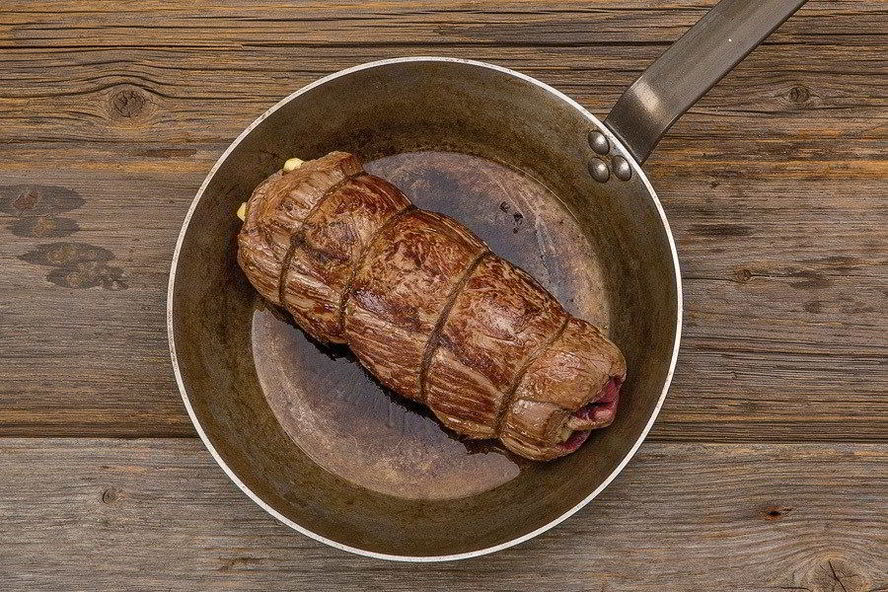 Рецепт рулет из говядины с запечеными овощами и бальзамико