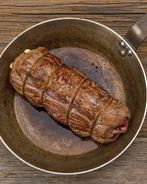 Рулет из говядины с запечеными овощами и бальзамико