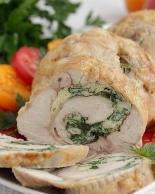 Рулет из курицы со шпинатом