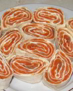 Рулет из лаваша с форелью