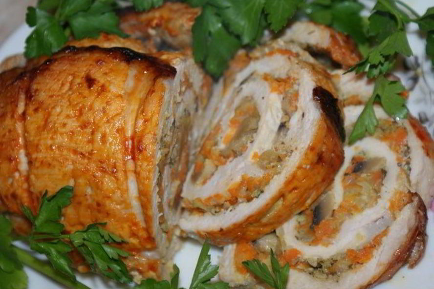 Рецепт рулет из свинины с морковью и грибами