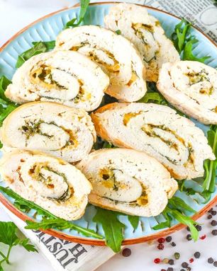 Рулет куриный с сыром в духовке