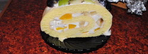 рулет с персиками и ананасом. Шаг 10