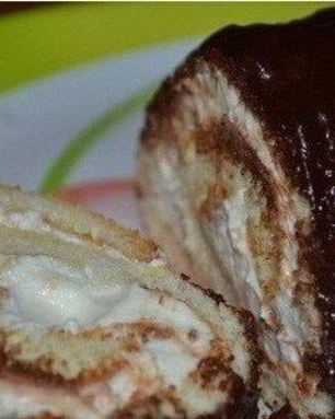 Рулет с творожной начинкой