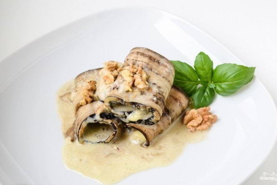 Рецепт рулетики из баклажанов с сыром