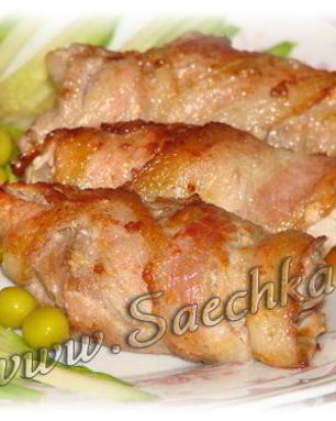 Рулетики из индейки в беконе