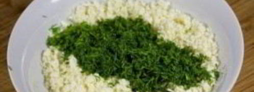 рулетики из тортильи с сыром и чесноком. Шаг 2