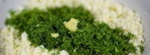 рулетики из тортильи с сыром и чесноком. Шаг 3