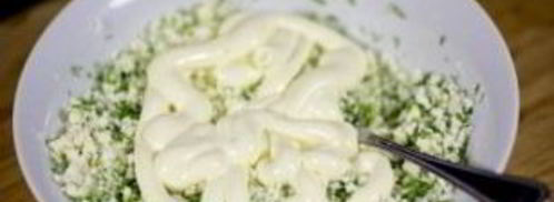 рулетики из тортильи с сыром и чесноком. Шаг 4