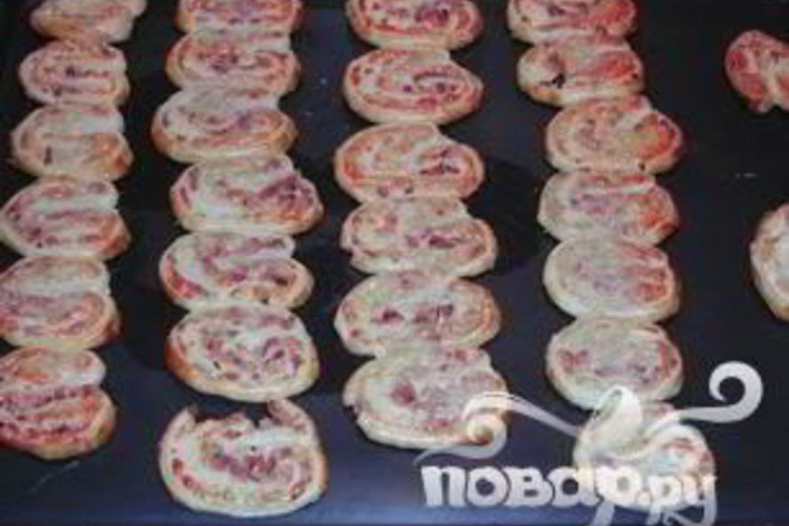 Рецепт рулетики с сыром и беконом