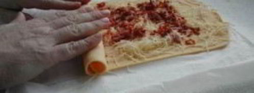 рулетики с сыром и беконом. Шаг 3