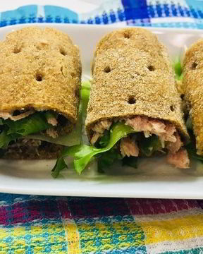 Ржаные рулетики с тунцом