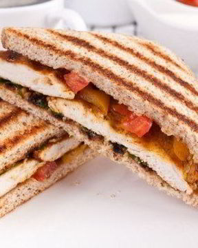 Куриные сэндвичи с курицей гриль и соусом барбекю