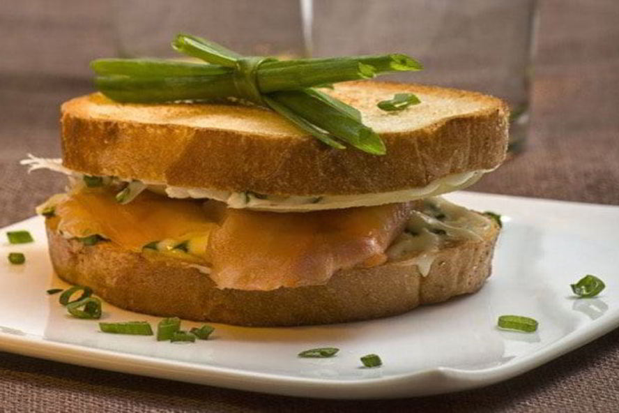 Рецепт сэндвич с красной рыбой и сыром филадельфия