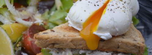 сэндвич с яйцом-пашот и салатом. Шаг 17