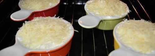 сырный гратен с креветками и красным луком. Шаг 6