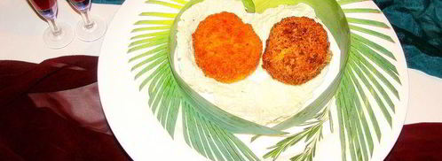 сырные шарики с начинкой в ореховой панировке под пьяной клюквой. Шаг 19