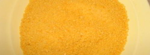 сырные шарики с начинкой в ореховой панировке под пьяной клюквой. Шаг 5