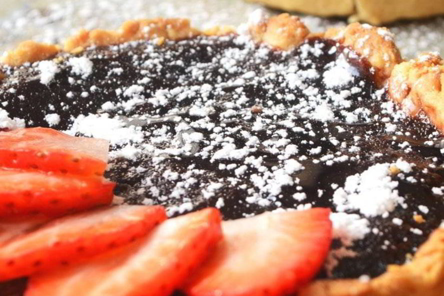 Рецепт шоколадные тарталетки с клубникой