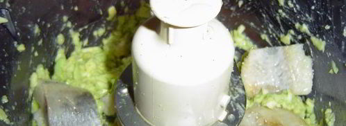 тарталетки из ржаного хлеба с кремом из авокадо с сельдью. Шаг 5