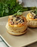 Тарталетки из слоеного теста с начинкой