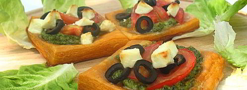 томатные тарталетки с помидорами, фетой и соусом песто. Шаг 5