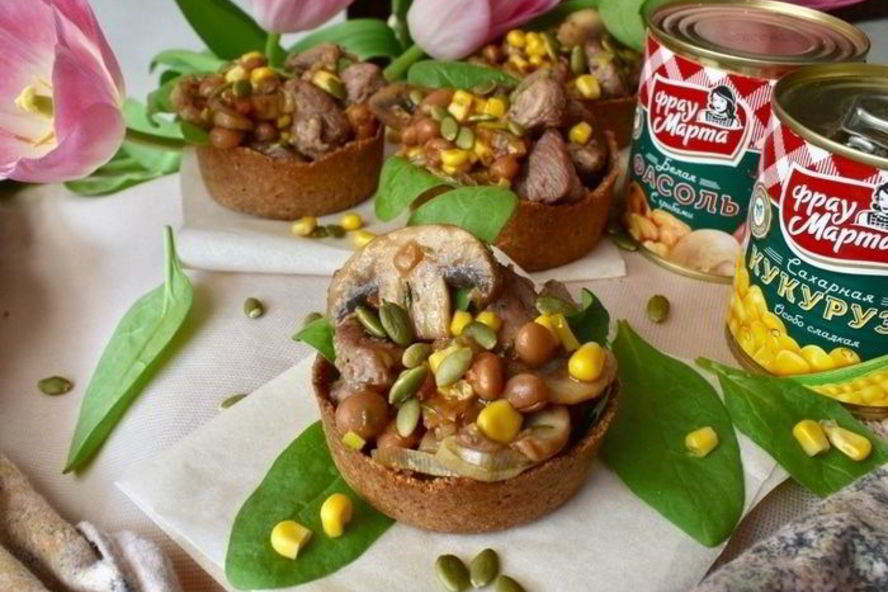 Рецепт мини-тарты с салатом из индейки и овощей