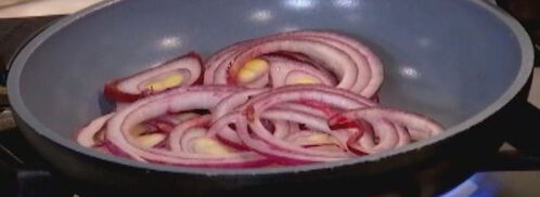 рисовый тарт с карамелизированным луком, сыром и грецкими орехами. Шаг 5