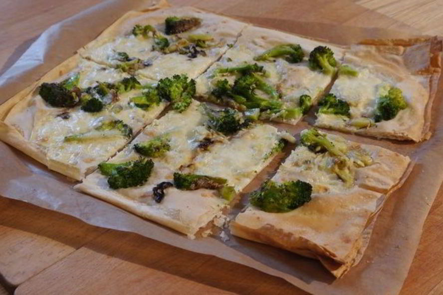 Рецепт тарт с брокколи, луком-пореем и сыром