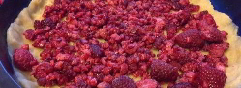 тарт с малиной и заварным медовым кремом. Шаг 6