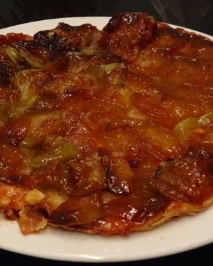 Тарт татен из слоеного теста