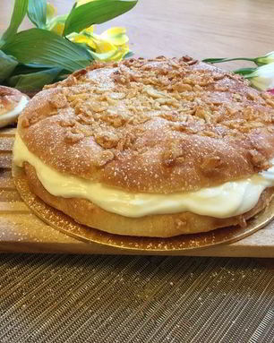 Тарт Тропезьен с творожным кремом