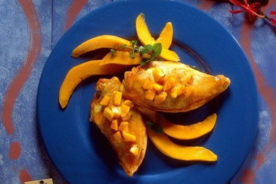 Рецепт тартинки из свежего кукурузного хлеба, горчицы, ветчины и чатни