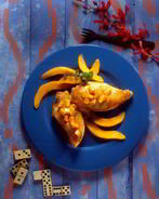 Тартинки из свежего кукурузного хлеба, горчицы, ветчины и чатни