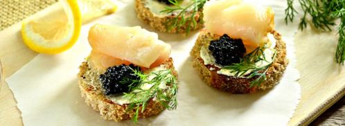 тартинки с черной икрой и копченой рыбой. Шаг 4