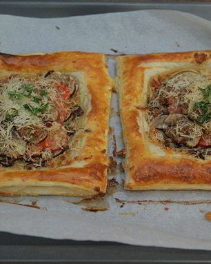 Тарты с грибами и тимьяном