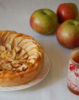 Яблочный тарт с творожным кремом