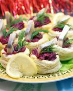 Волованы со свеклой и сельдью