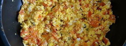 яичница-болтунья с помидорами. Шаг 7