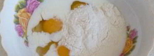 яичница с мукой. Шаг 2